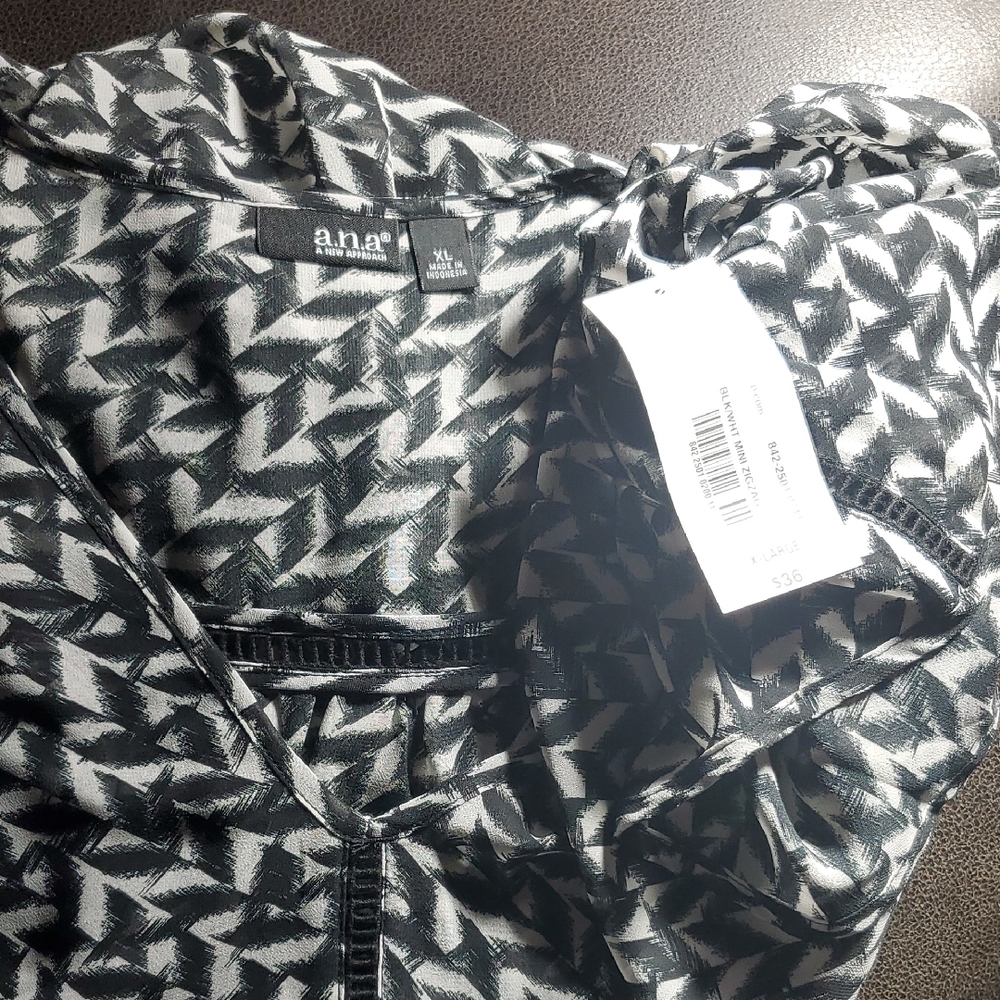 A.N.A Black and White Patterned Top